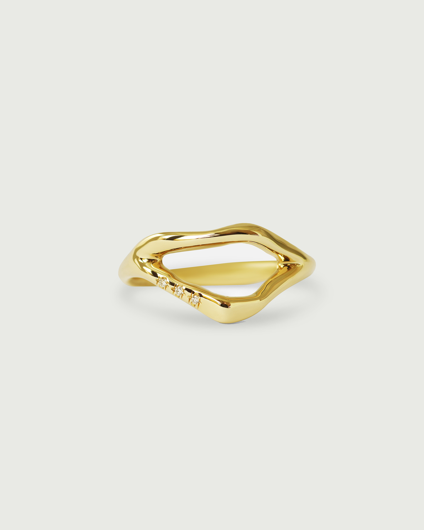 Front view of Split Root Ring in 18k Yellow Gold Front view of Split Root Ring in 18k Yellow Gold