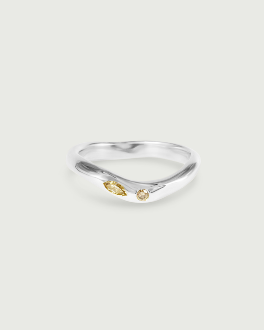 Front view of Root Curve Diamond Band in Platinum