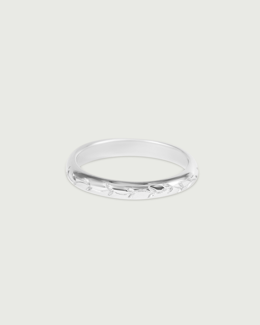 Front view of Willow Engraved Band in Platinum