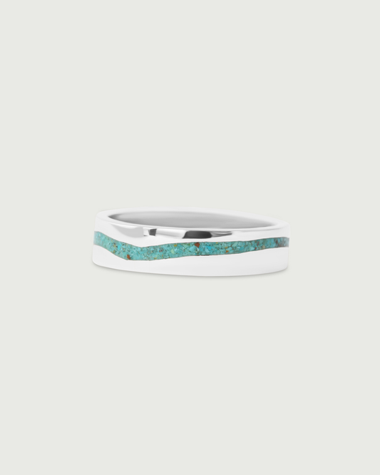 Front view of River Inlay Band in Platinum